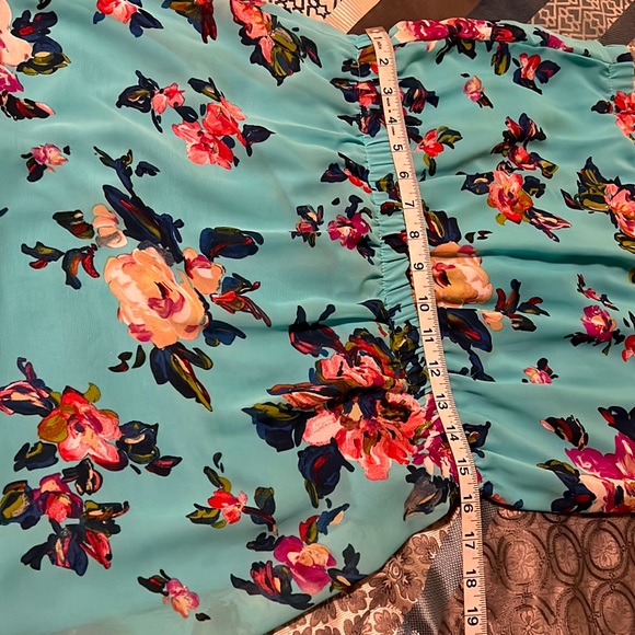 Colorful Floral strapless Sundress. - Picture 6 of 8